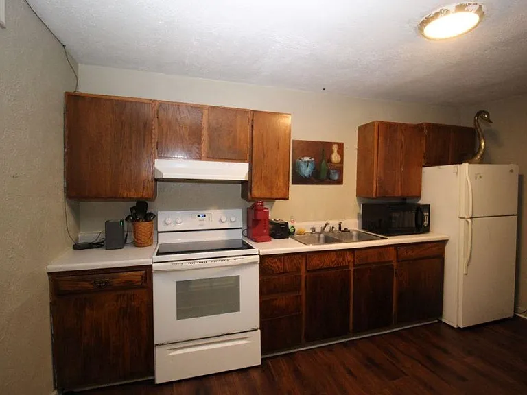 404 1/2 N Dewey St #20 — Photo 3