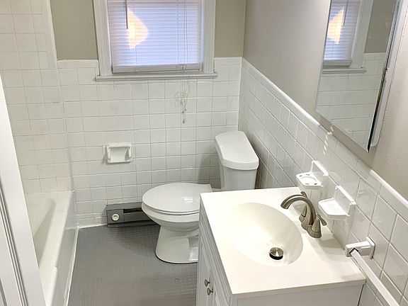 3rd image of 1013 McKinley Ave #A