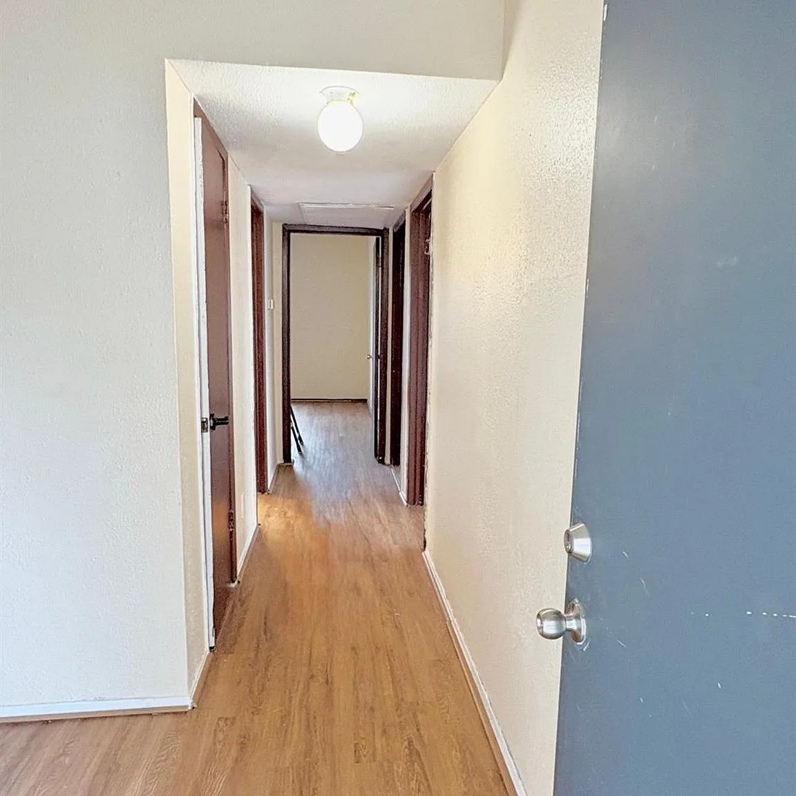 3 bed, 2.0 bath, 1274 sqft, $1,150 — Photo 2