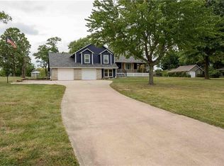 9210 S Shrout Rd, Grain Valley, MO 64029