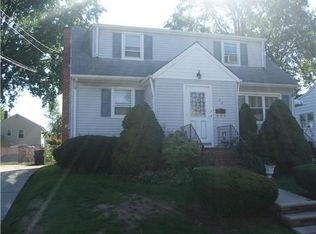 32 Taylor Ave, Carteret, NJ 07008