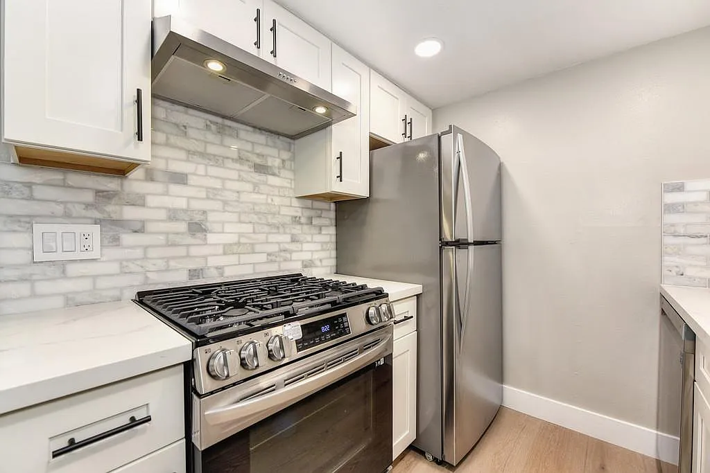Building Photo - 5364 Garfield Ave #C