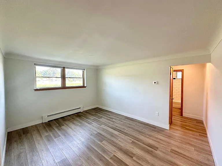 636 Larpenteur Apartments! — Photo 4