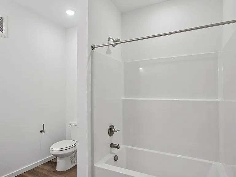 Portland Place Apartments — Photo 42