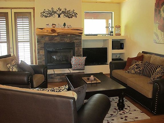 Family Room/Living Room 