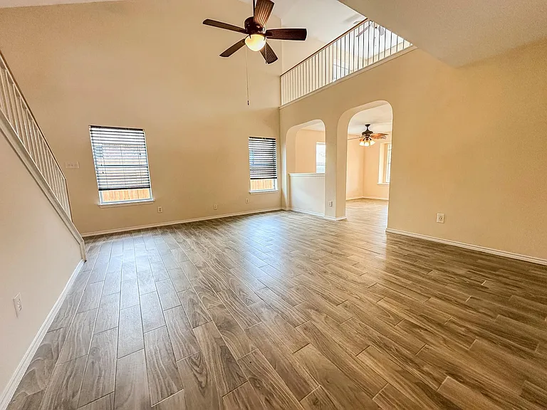 1101 Whitley Dr — Photo 9