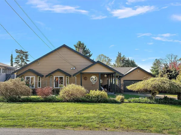517 Tait St, Saanich, BC V8Z 2C7