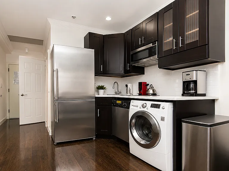 316 W 14th St #1 — Photo 4