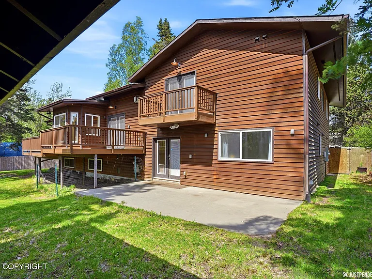 2100 Churchill Dr — Photo 70