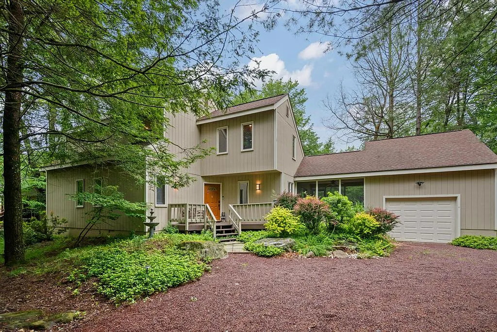 3 bed, 1643 sqft, $2,950 — Photo 2
