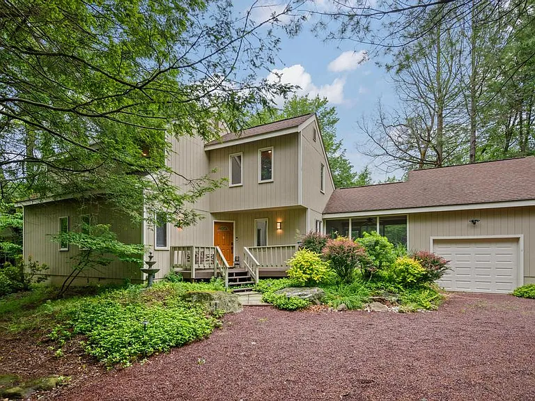 155 Tanglewood Dr — Photo 2