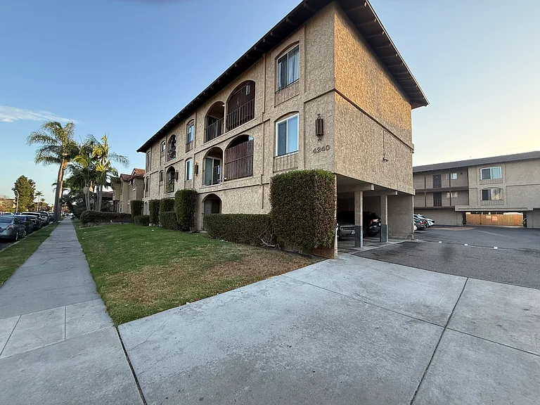 4240 Menlo Ave #12 — Photo 1