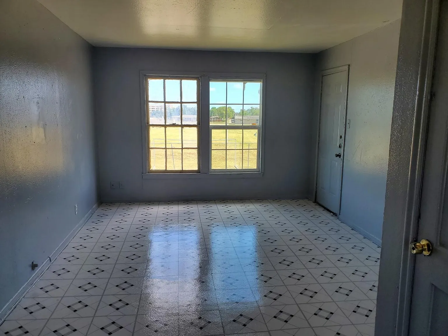 2 bed, 695 sqft, $1,050 — Photo 3