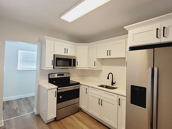 5th image of 1521 E 28th Ave