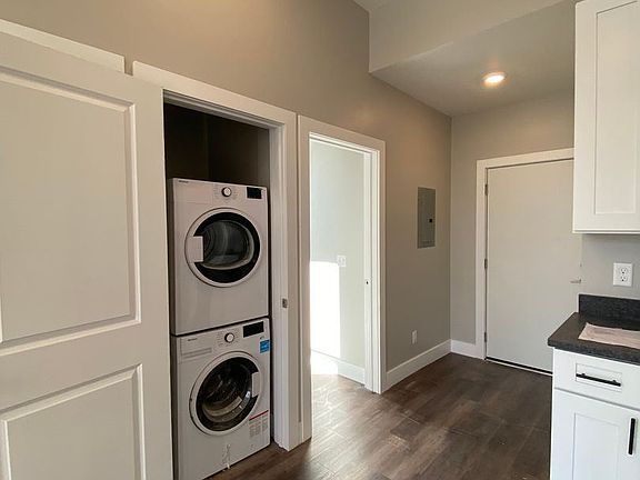 4th image of 1220 Sheffield St #2A