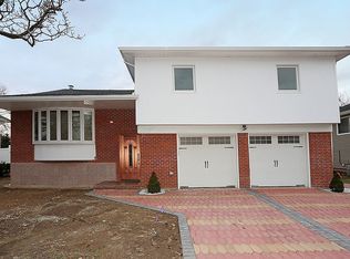 46 Executive Dr, New Hyde Park, NY 11040