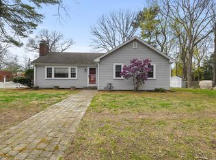 45 Bradford Ave, Sharon, MA 02067