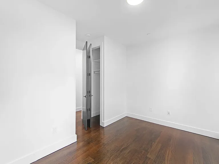 214 E 35th St #4A — Photo 7