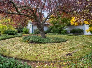 691 Farnsworth Dr, Central Point, OR 97502
