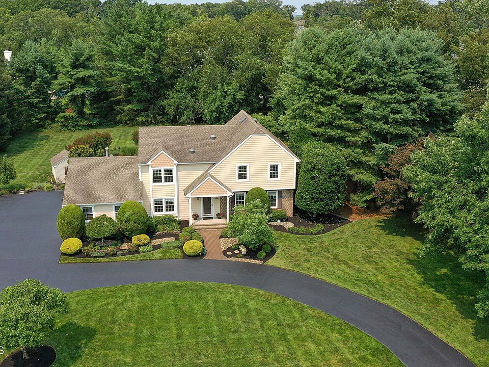 1st image of 9 Strathmore Court