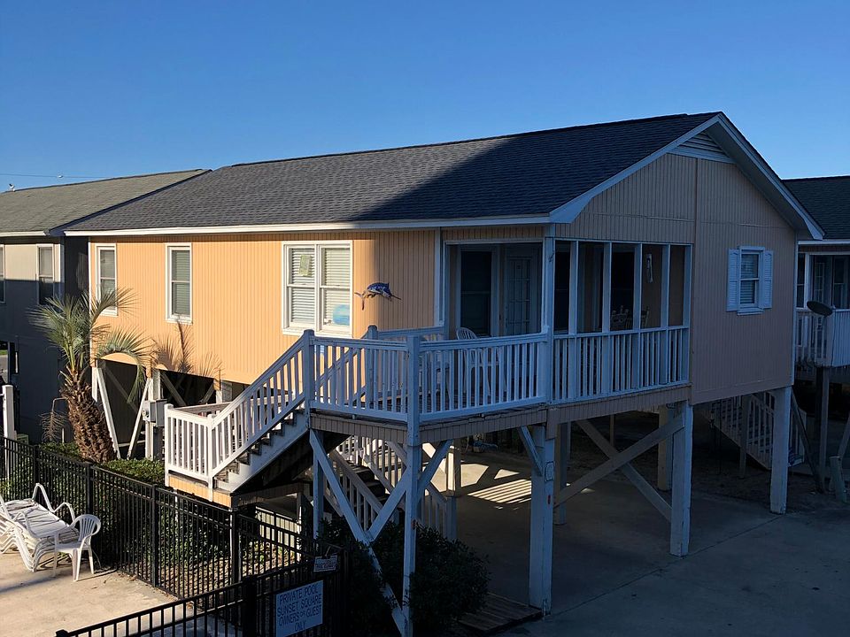 SeaLaVie house with new roof on 11/20/20.