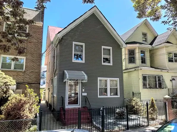 94-10 41st Rd, Elmhurst, NY 11373