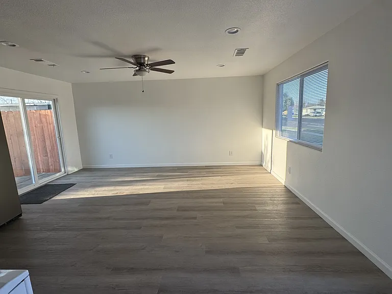 1400 Rodgers Rd #1402 — Photo 5