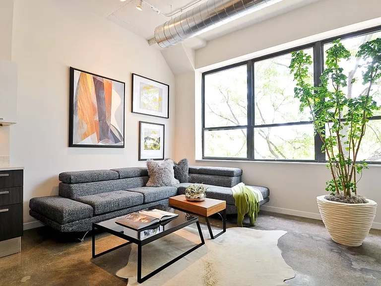 13thirteen Randolph Street Lofts — Photo 17