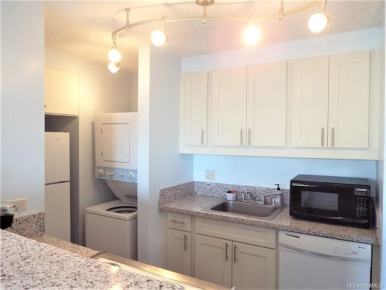 1778 Ala Moana Blvd #2610 — Photo 5