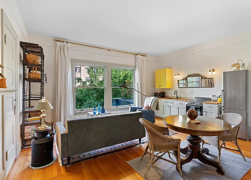 1 bed, 870 sqft, $2,200 — Photo 3