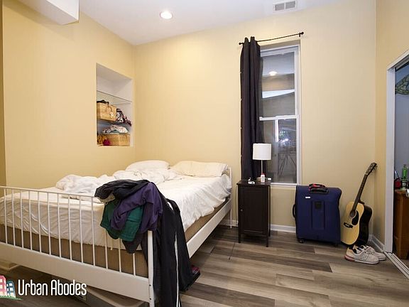 5th image of 1326 N Artesian Ave #G02c