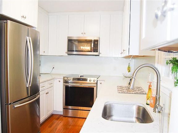 5th image of 309 N Manlius St