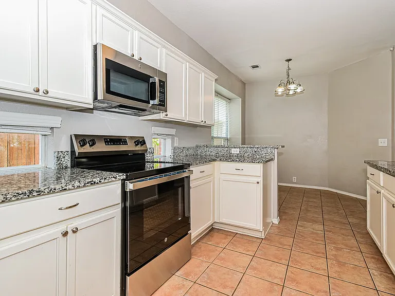 309 Cobblestone Dr — Photo 9