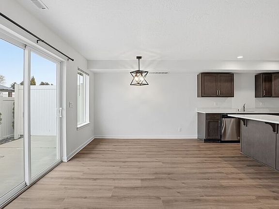 5th image of 1506 N Michigan Ln #1