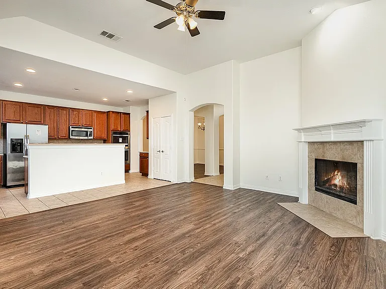 1432 Palestine Dr — Photo 4
