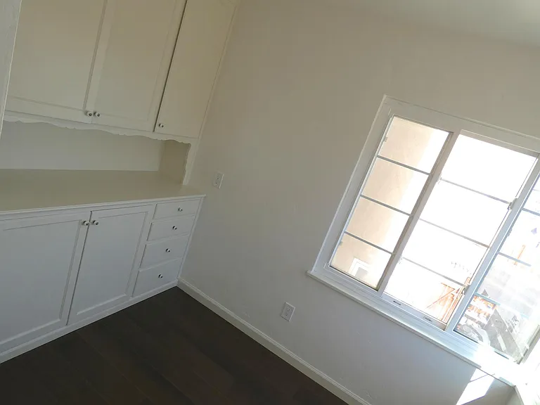 4236 Oakmore Rd — Photo 5