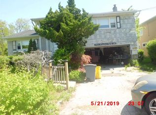 586 Howard Ave, Woodmere, NY 11598