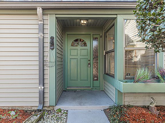 5th image of 8318 CHIMNEY OAK Drive