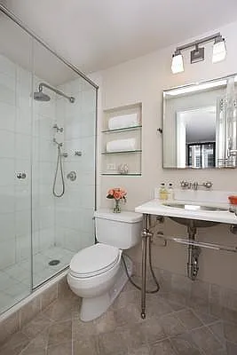 Sold by Anchor Associates | media 22