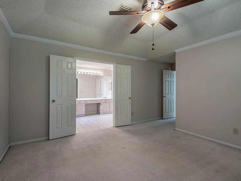 8926 Village Hills Dr — Photo 21