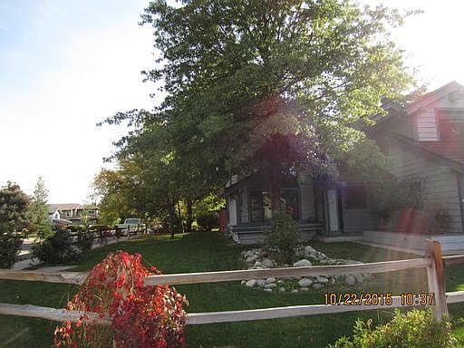 2nd image of 100 Riverhaven Pl