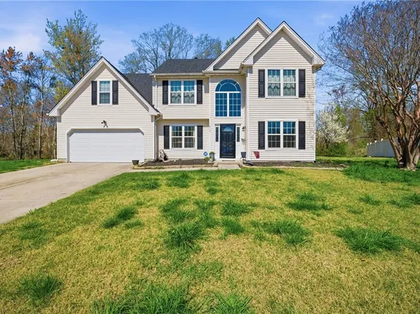 200 Jennifer Ct, Suffolk, VA 23434