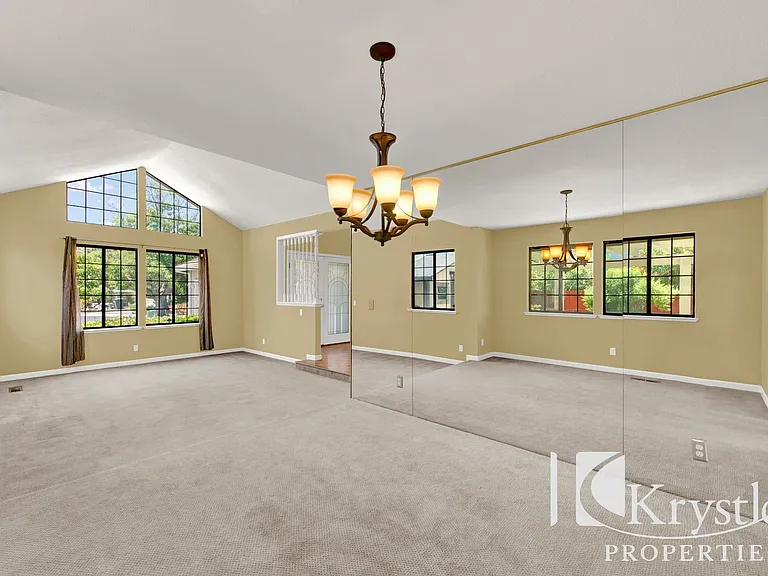 152 Chesapeake Dr — Photo 11