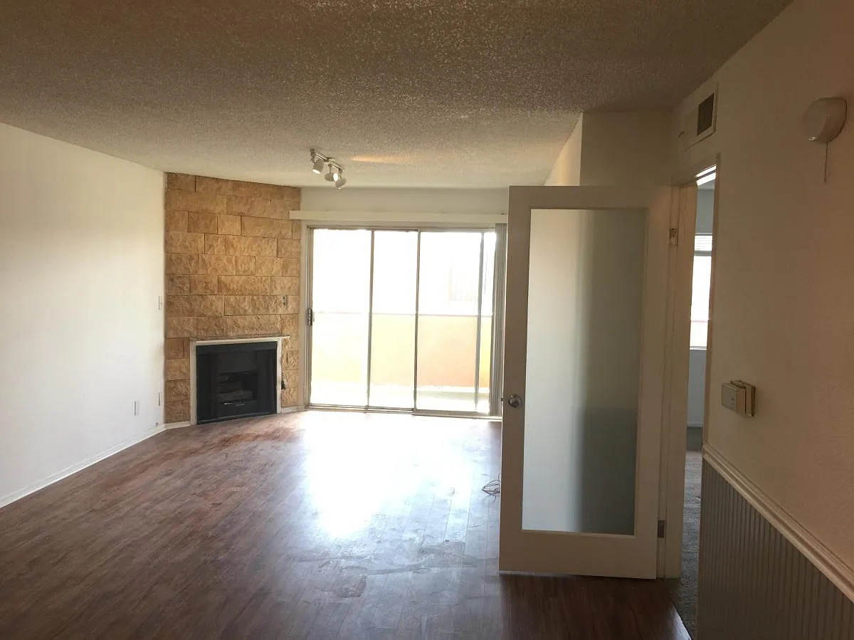 2 bed, 1200 sqft, $2,595 — Photo 4