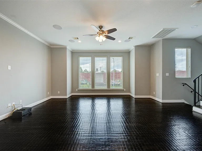5711 Allen St — Photo 14