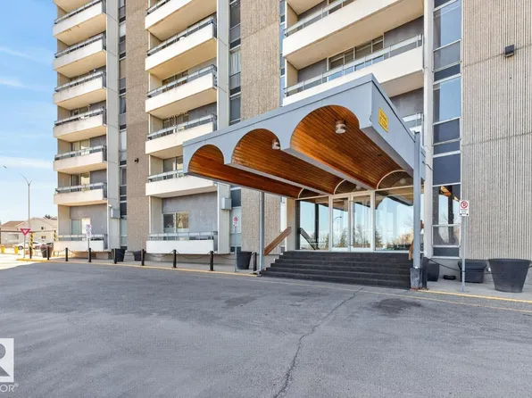 10883 Saskatchewan Dr NW #606, Edmonton, AB T6E 4S6