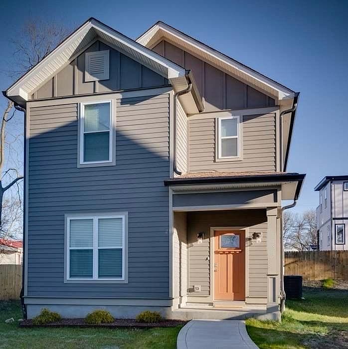 1st image of 219B Prince Ave
