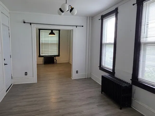 681 York Ave APT 2, Saint Paul, MN 55106
