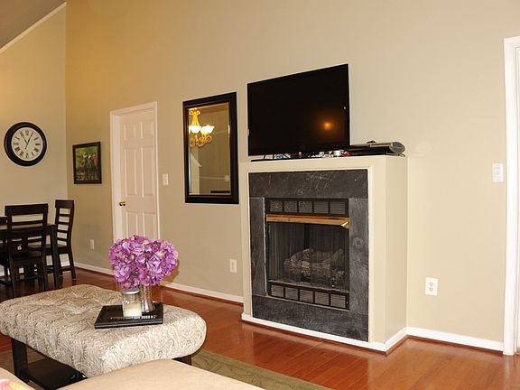 3rd image of 6587 Grange Ln Unit 404