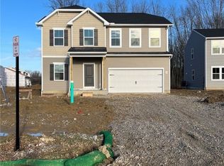 819 Meadow Lake Dr, Elyria, OH 44035